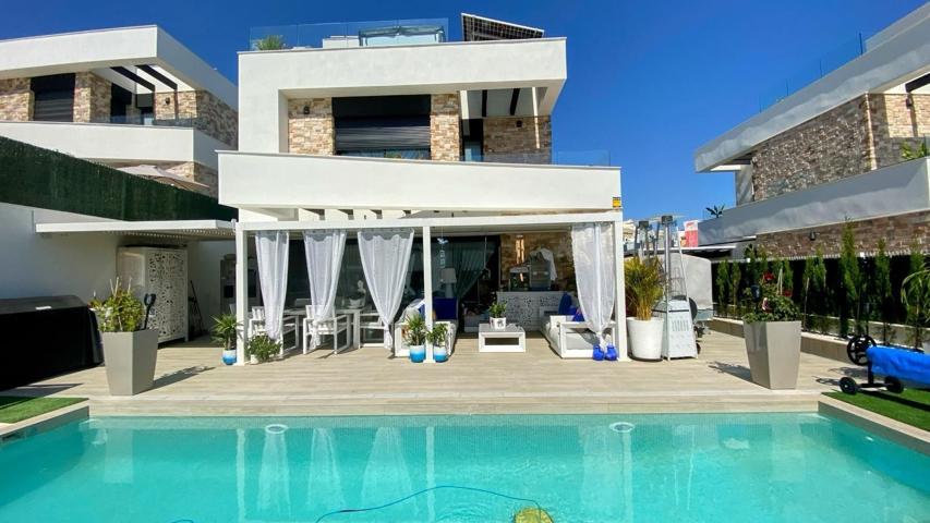 Casa En venta en Balcón De Finestrat-Terra Marina, Finestrat photo 0