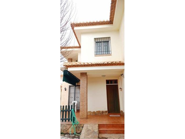 Chalet en venta en Baza photo 0