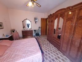 Casa en venta en Baza photo 0