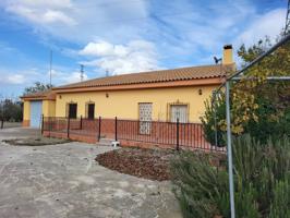 Casa en venta en Baza photo 0