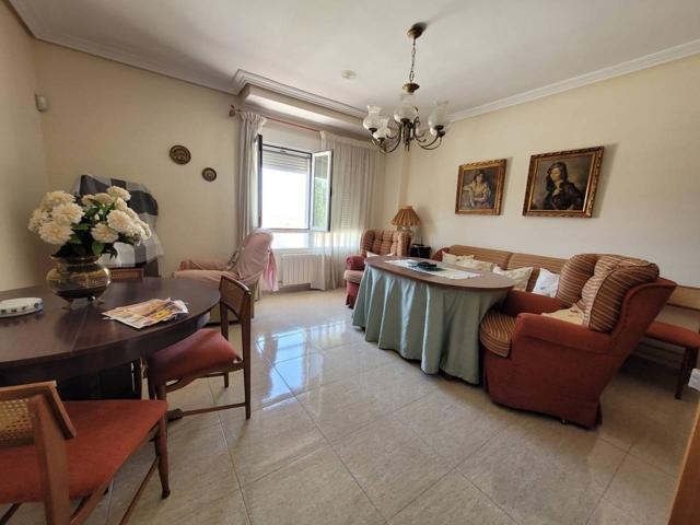 Venta de piso en Baza photo 0