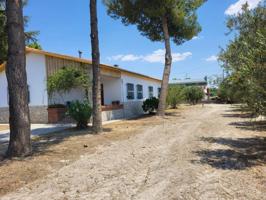 Chalet en venta en Baza photo 0
