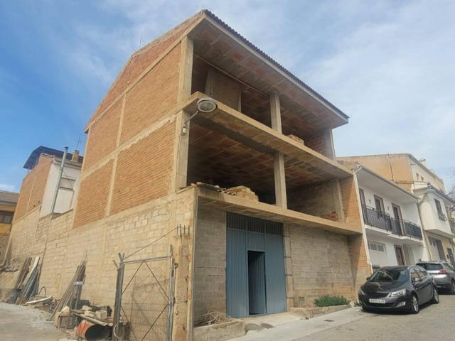 Casa en venta en Baza photo 0