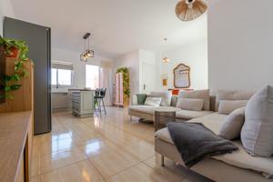 Ático con terraza espectacular y diseño único en Vecindario – A solo dos pasos de la Avenida de Canarias photo 0