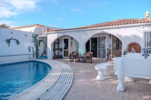 Villa En venta en San Miguel de Abona photo 0