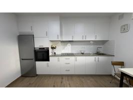 Alquiler de piso en San Cibrao das Viñas photo 0