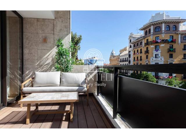 Preciosa vivienda exterior , con amplia terraza de 18m y plaza de garaje ,en la exclusiva zona de Almagro photo 0