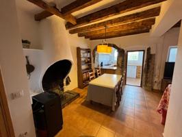 ¡Increíble oportunidad de adquirir una encantadora casa de pueblo en Sant Feliu Sasserra! photo 0