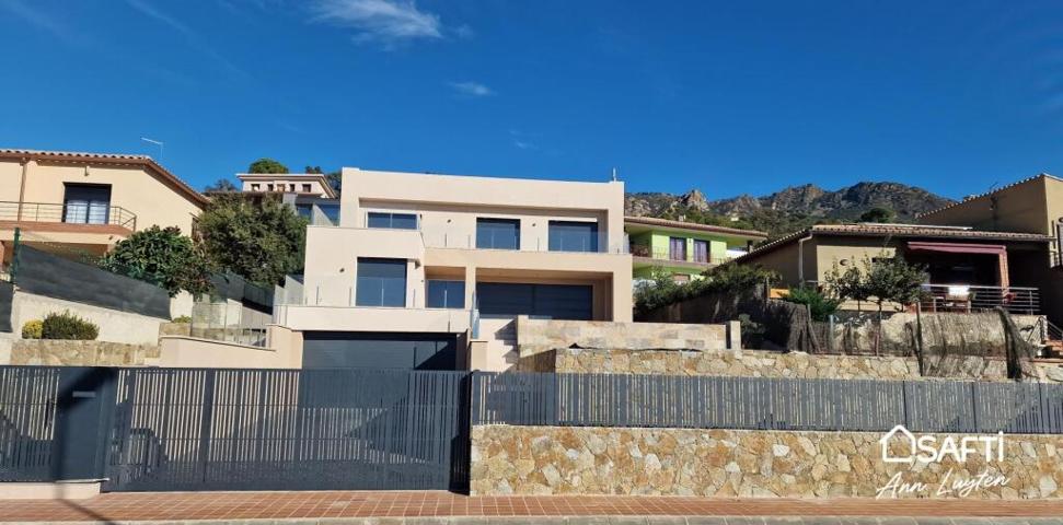 Villa obra nueva en Palau Saverdera con vistas al mar, piscina y garaje de 100m2 photo 0