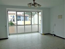 Piso en venta en el centro de Tona photo 0