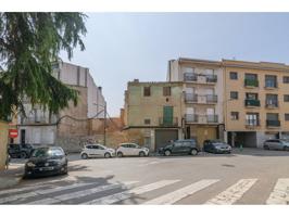 Casa en venda al centre de Manresa - Ideal per a negoci i inversió photo 0