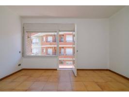 PIS 4 HABITACIONS ZONA POBLE NOU photo 0