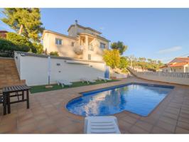 CASA CON PISCINA EN CUBELLES photo 0