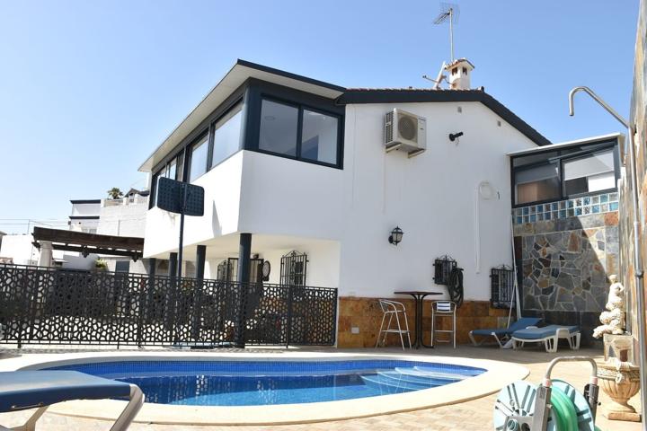 Villa En venta en Nerja photo 0