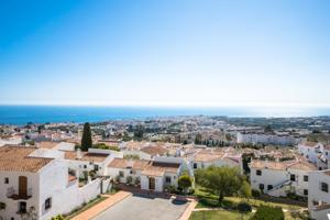  Ático En venta en Nerja photo 0