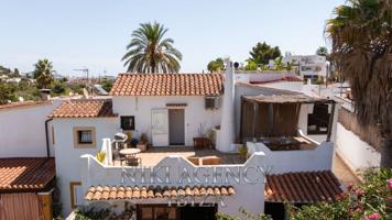 Casa-Chalet en Venta en Santa Eularia Des Riu Baleares photo 0