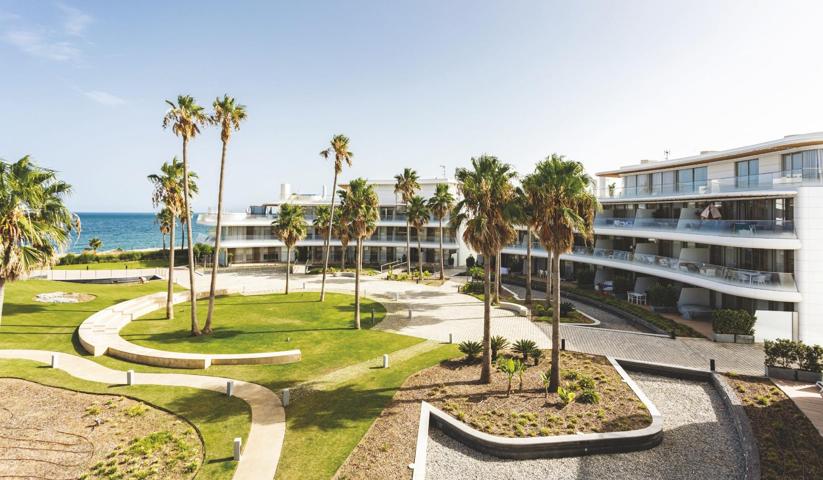 'Espectacular Apartamento en Primera Línea de Playa con Vistas Magníficas al Mar' photo 0