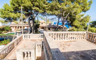 Chalet en Porto Cristo: Inversión con Vistas al Mar en Zona Exclusiva photo 0