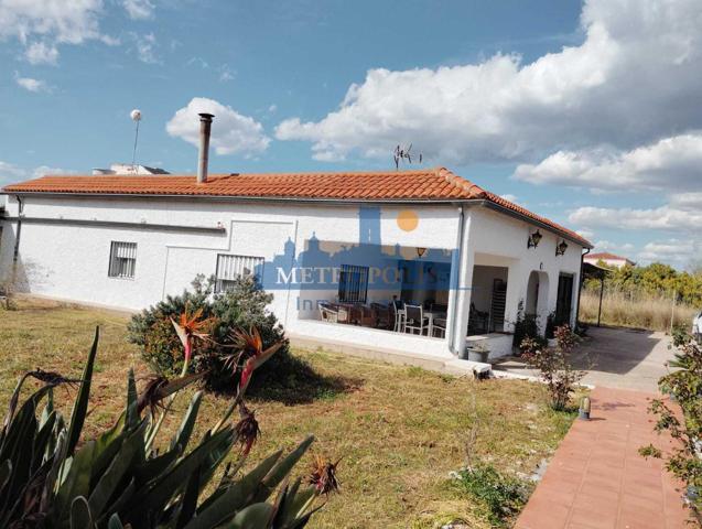 CHALET (DECLARADO) SOBRE TERRENO RUSTICO photo 0