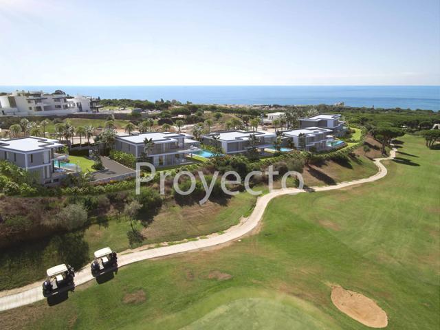 Villa En venta en Marbella photo 0