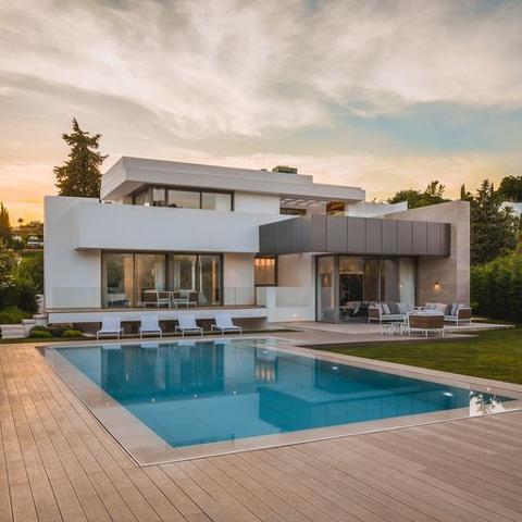 Villa En venta en Estepona photo 0