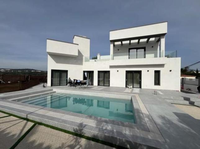 Villa En venta en Estepona photo 0
