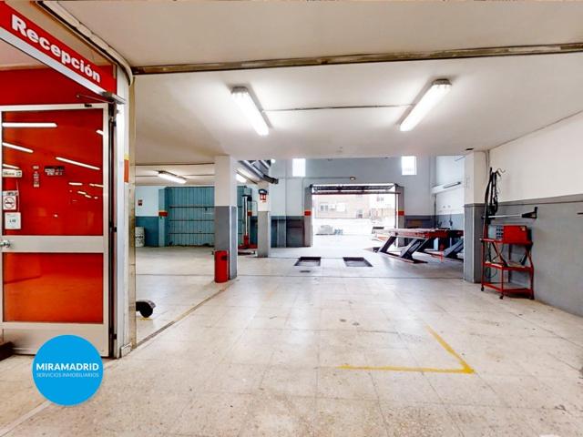 Industrial En venta en Valdeacederas, Madrid photo 0