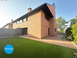 Villa En alquiler en Paracuellos De Jarama photo 0