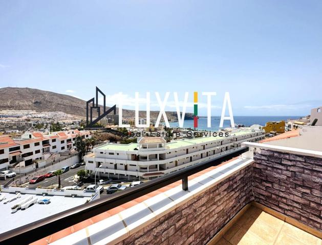 DOS APARTAMENTOS EN UNO CON TRES DORMITORIOS, DOS TERRAZAS Y VISTAS AL MAR EN LOS CRISTIANOS photo 0
