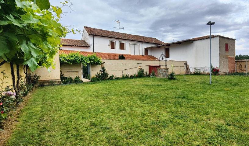 Casa De Campo En venta en Carrizo De La Ribera, Turcia photo 0