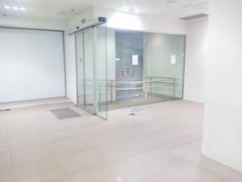 Local comercial en alquiler en Castellana photo 0