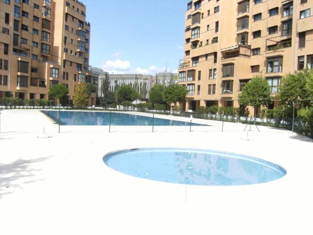 Atico dúplex en Urbaización cerrada de lujo con 16.000 m2 de zonas comunes. 2 piscinas, padel, gimnasio parque infantll photo 0
