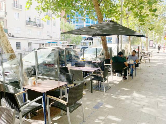 Local con licencia de bar sin salida de humos con terraza en Chamberí. Traspaso 110.000€ photo 0