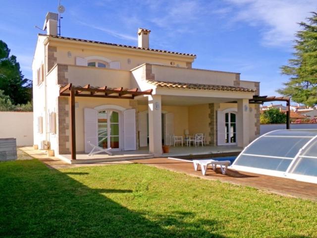 Piso En venta en L'Escala photo 0