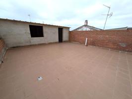 Casa - Chalet en venta en Mérida de 98 m2 photo 0