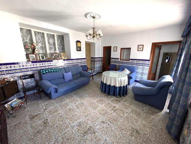 Casa - Chalet en venta en Esparragalejo de 251 m2 photo 0