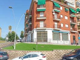 Local en venta en Villanueva de la Serena de 104 m2 photo 0