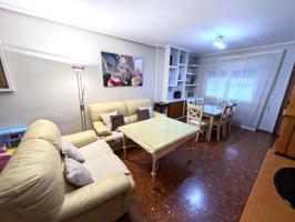 Casa - Chalet en venta en Mérida de 195 m2 photo 0