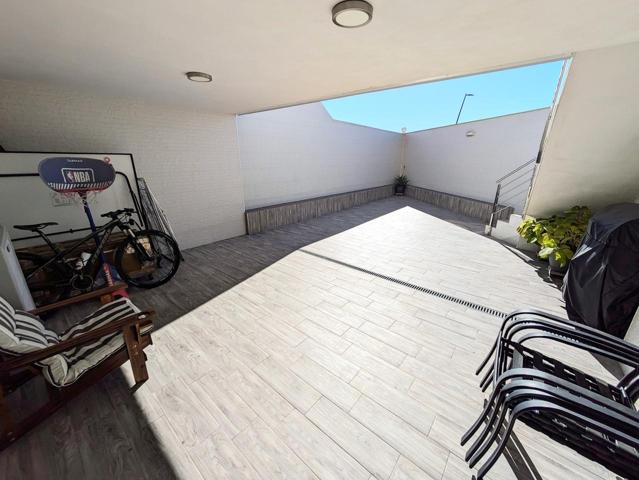 Casa - Chalet en venta en Mérida de 215 m2 photo 0