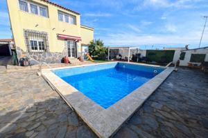 Casa - Chalet en venta en Don Álvaro de 452 m2 photo 0