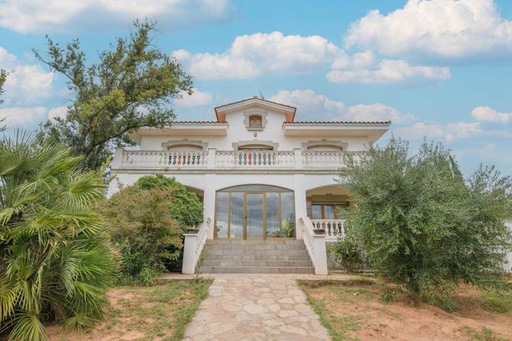 CASA EN VENTA EN URB. PINEDA DE BAGES photo 0