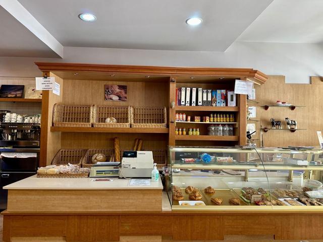 Cafeteria en venda a Manresa – Local amb llicència i terrassa photo 0