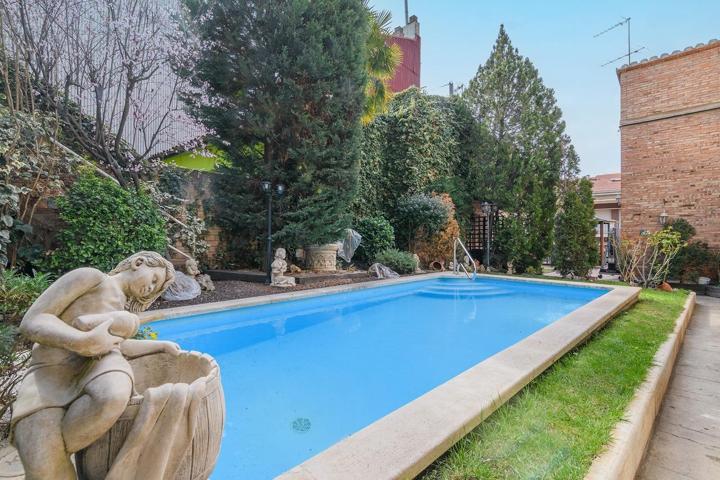 Un refugi al centre de Manresa: jardí, piscina i espai per a tot el que et fa feliç photo 0