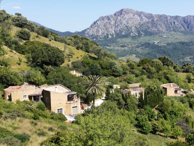Granja En venta en Gaucín photo 0