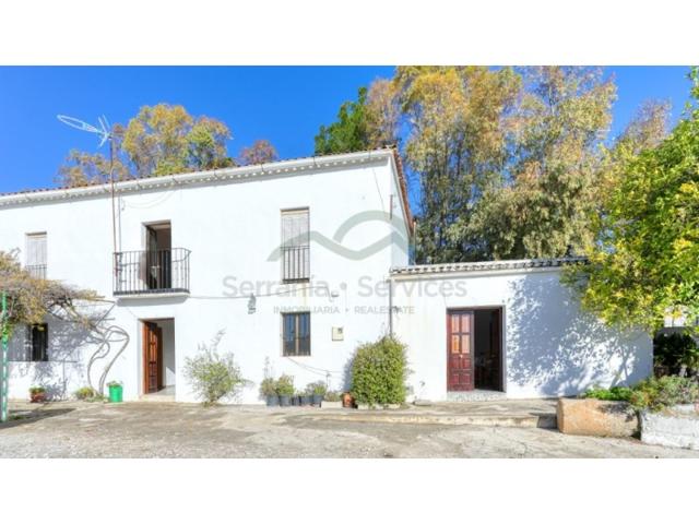 Granja En venta en Gaucín photo 0