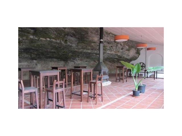 Local En venta en Arriate photo 0