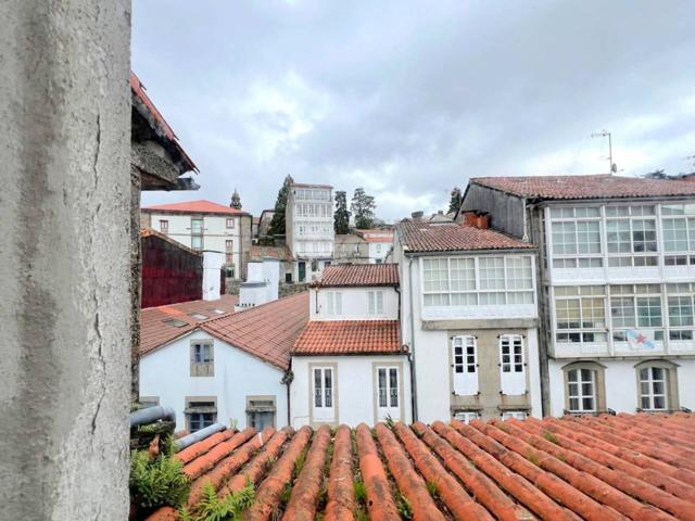 Venta de piso a reformar en el Centro Histórico de Santiago de Compostela photo 0