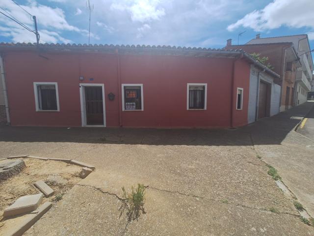 Unifamiliar Separadas En venta en Cl Herreria La, Sahagún photo 0