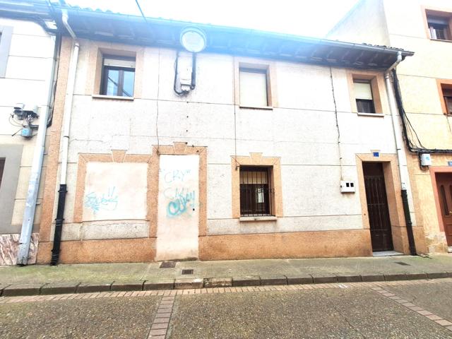 Unifamiliar Pareada En venta en Cl Antonio Nicolas, Sahagún photo 0