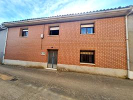 Unifamiliar Pareada En venta en Cl San Juan-Ga, Sahagún photo 0